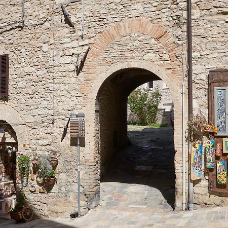 아시시 Il Cortile Di San Rufino 아파트 외부 사진