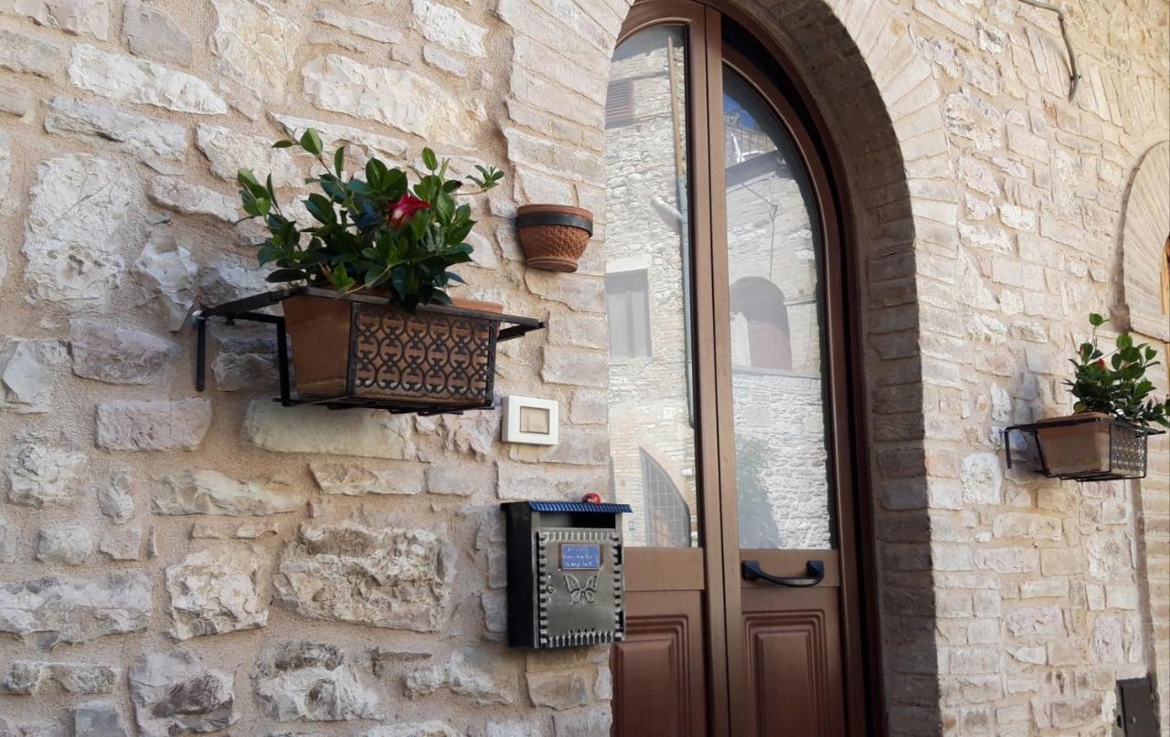 아시시 Il Cortile Di San Rufino 아파트 외부 사진